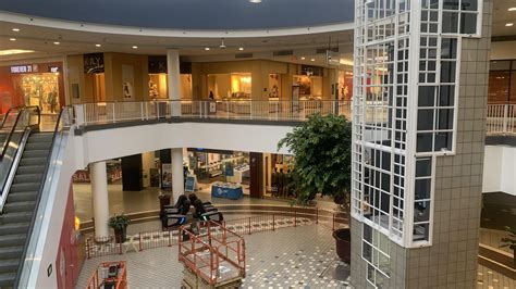 Meriden Mall (Meriden, CT) - Yup, it’s still dying. : r/deadmalls