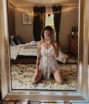 Ireland Baldwin Pussy Flash Of The Day DrunkenStepFather