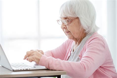 Where You Can Find Computer Classes For Seniors In Perth And Online