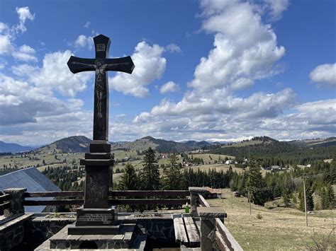 From Bucharest to Transylvania, Romanian churches serve Ukraine - The