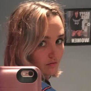 Chloe Fineman Chloe Fineman Chloeiscrazy Nude Onlyfans Instagram Leaked Photo