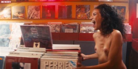 Naked Selma Lhaïj in Vernon Subutex