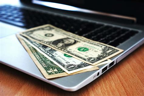 1 Us Dollar Bill · Free Stock Photo
