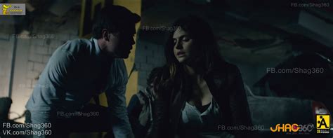 Naked Alexandra Daddario In San Andreas