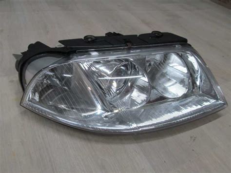 VW PASSAT B5 LIFT 01 05 LAMPA REFLEKTOR PRAWY UK JBT