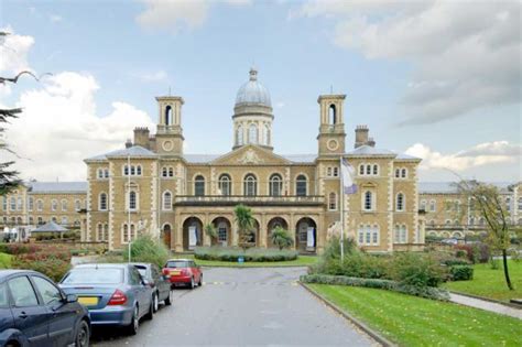 Princess Park Manor, Royal Drive | Statons