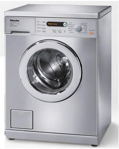 Naked Aussie Gets Stuck In Washing Machine