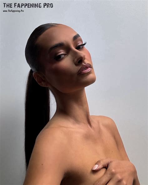 Gizele Oliveira Sexy In Revealing Bikini 24 Photos The Fappening