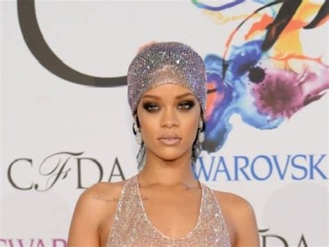 Sex Rihanna Goes Rogue And Nude In Controversial New Ad Yourtango