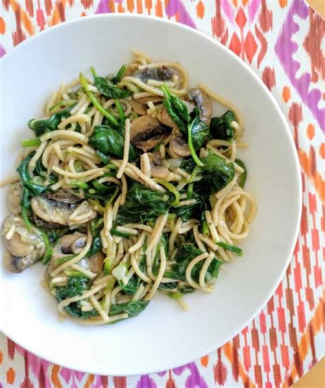 Espaguetis con Espinacas Calabacín y Champiñones Receta ekilu