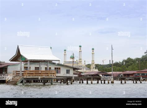 Kampong Ayer Water Village In Brunei Asia Stock Photo Alamy