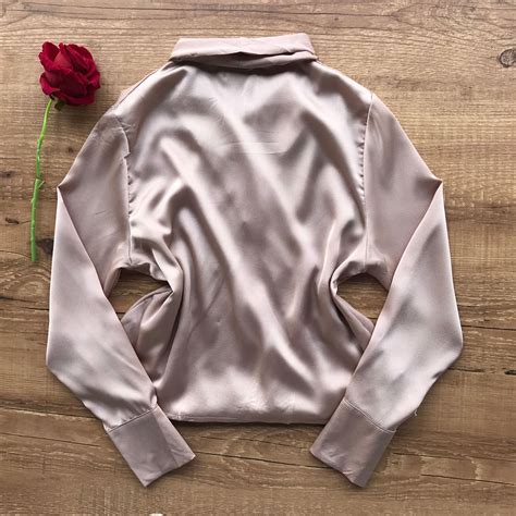 BLUSA ACETINADO DECOTE TRANSPASSADO NUDE Dondoca Moda Feminina Dondoca Moda Feminina