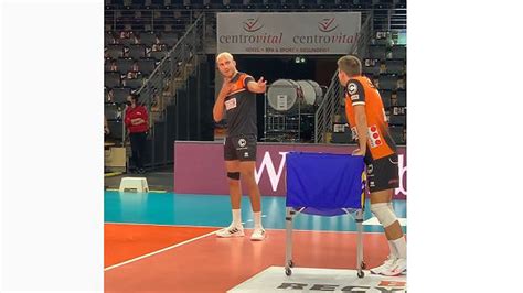 Pallavolo Ivolleygram Benjamin Patch E Sergey Grankin Balli In Campo