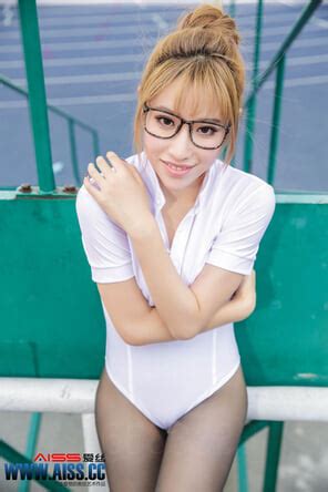 Sophia Cahill Nude Fashion Show Porn Pic