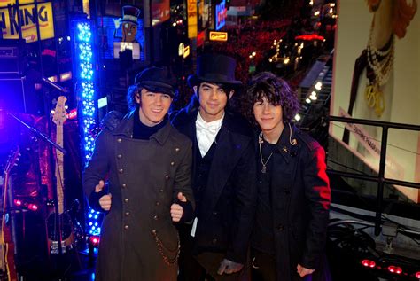 Jonas Brothers On Twitter A New Years Eve Throwback From Rockineve