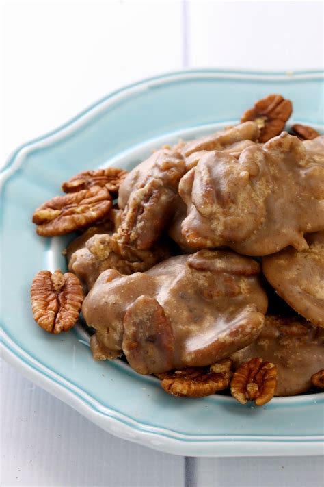 Pecan Pralines - thestayathomechef.com