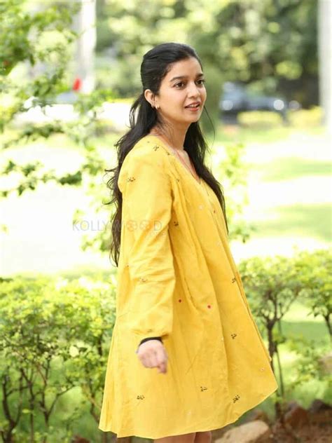 Actress Swathi Reddy At Month Of Madhu Success Meet Photos 11 243604
