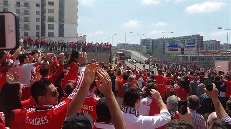 Benfica campeão 2016 chegada autocarro ao estádio YouTube