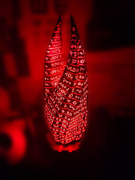 Мой Обелиск с подсветкой из "Dead Space" | Пикабу