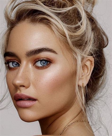 33 Elegant Prom Makeup Ideas That Looks Fantastic For Women Prom