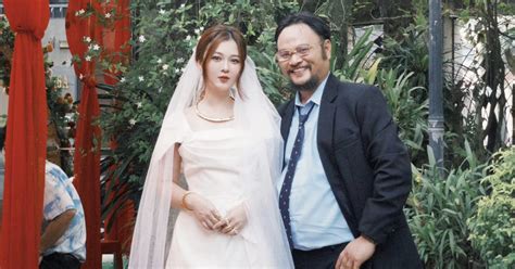 Vinh Râu khoe ảnh cưới với hot girl Ribi Sachi nhìn vào chẳng ai nghĩ cô dâu U