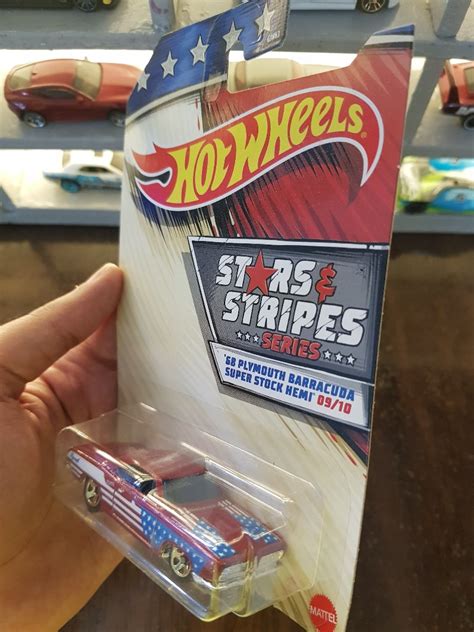 Hot Wheels Stars And Stripes Series 68 Plymouth Barracuda Super Stock HEMI Card Art 9 10