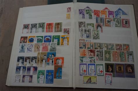 Wereld Divers Verzameling Postzegels In Album Stamp Land