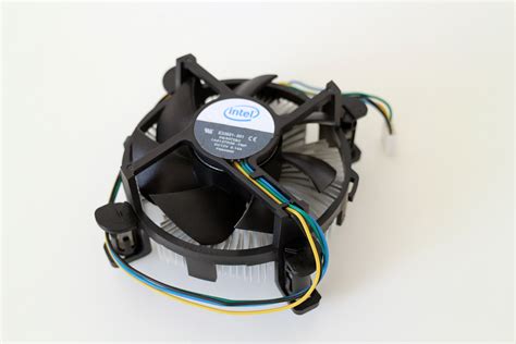 Intel E33681-001 Socket 775 Heatsink & Fan Cooler