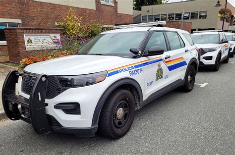 Ridge Meadows Rcmp Have Guns Drawn Confrontation Maple Ridge Pitt Meadows News