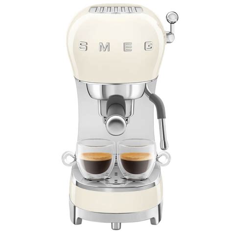 Купить Кофеварка Smeg ECF02CREU в Москве