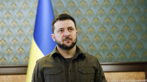 Selenskij sieht Ukraine auf dem Weg in die Nato | Kurier