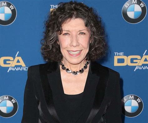 Lily Tomlin Biography | Career, Net Worth 2020, Relationships, Age, Height