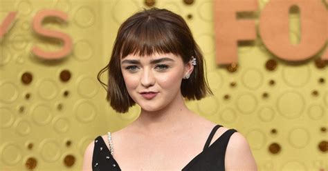 Maisie Williams Sur Le Tapis Rouge Des Emmy Awards 2019 Purebreak