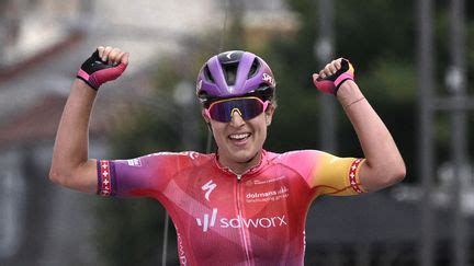 Tour De France Femmes 2022 Superbe Victoire De Marlen Reusser Qui S