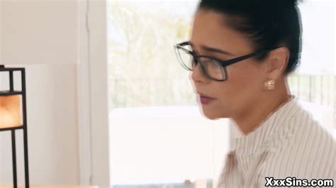 They Have Sex With Dana Vespoli Doing Her Best To Help Ricky Spanish Cum