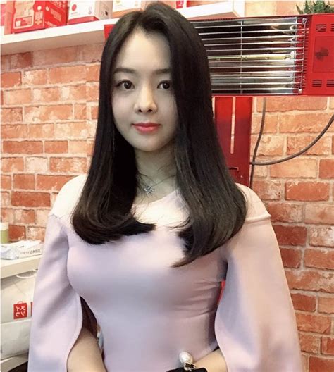 Tuyển sinh lớp phụ đạo 1 kèm 1 cô giáo hot girl khiến CĐM sốc nặng với màn quảng cáo như phim