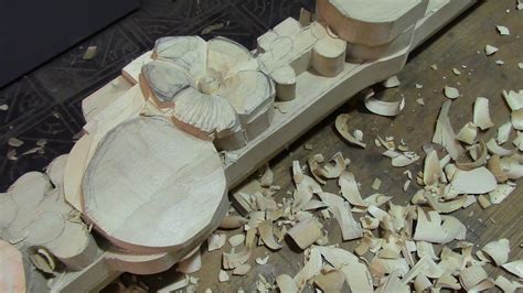 Черновая резьба рамы ,цветочки - YouTube