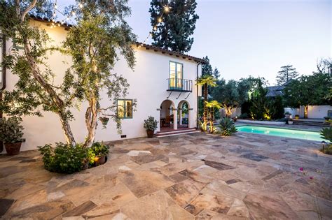 The curator explains why the jeanette wallace house is iconic 18