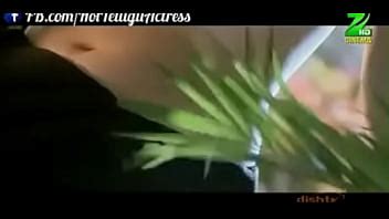 Kareena Kapoor Hottest Hip And Navel XVIDEOS