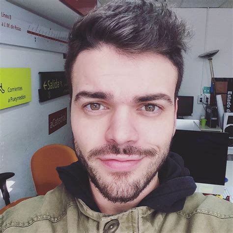 Pestato a sangue da 7 omofobi perché gay le foto Gay it