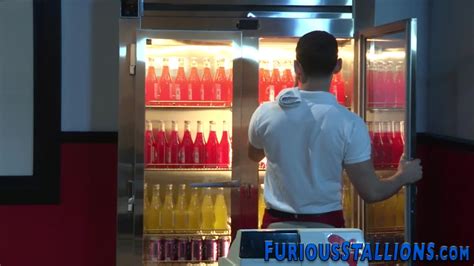 Buff Gay Hunk Eats Ass BoyFriendTV