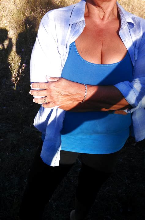 Flashing My Big Mature Tits Porn Pictures Xxx Photos Sex Images Pictoa