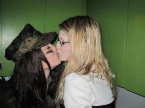 Hair Interaction Blond Long Hair Kiss Porn Pic