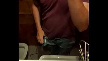 Me desnudo en el baño del café XVIDEOS