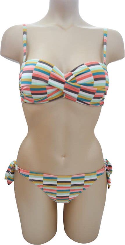 CYELL Graphic Bikini Top Maat C Bol