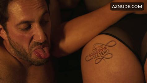 Como Sobrevivir Soltero Nude Scenes Aznude