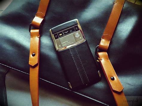 Hands on, Price Luxury Phone Vertu: Vertu Signature Touch Review ...