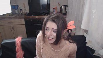 Acaricio Mis Pechos Y Juego Con Un Consolador XVIDEOS