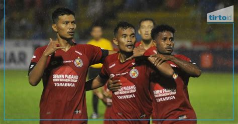 Hasil Semen Padang Vs PSIS Kemenangan Perdana Kabau Sirah