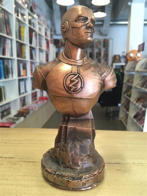 Бюст настольный. Флэш – купить за 1150 руб | Чук и Гик. Магазин комиксов